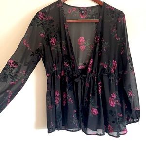 BLACK FLORAL TIE FRONT BABYDOLL KIMONO